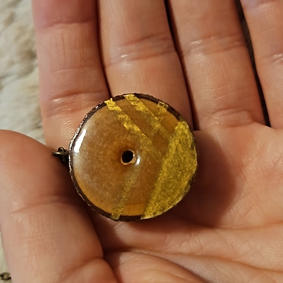 #0080 Wood pendant necklace - Picture 3 of 5